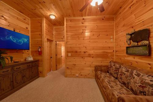 Misty Mountain Lodge – Gatlinburg, TN