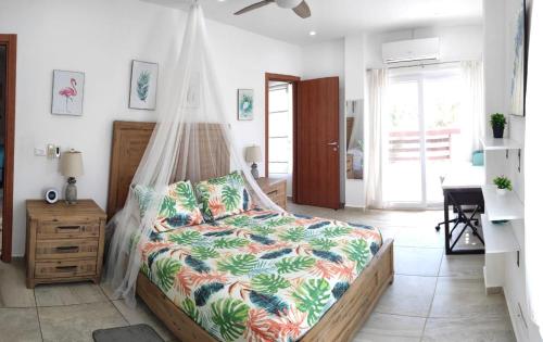 Las Palmas villa two bedrooms in Coxen Hole