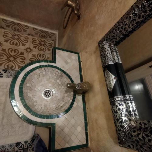 room detail thumbnail 2