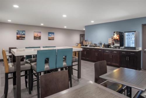 Restorāns, SureStay Plus by Best Western St. James Donaldsonville in Lemannville (LA)