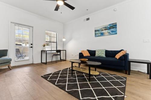 CozySuites Chandler 1BR with 2 pools & Jacuzzi 09 thumb 3