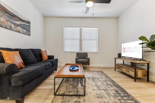 CozySuites Glendale by the stadium with pool 23 thumb 3