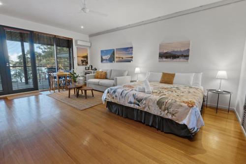 F&E Lakes Escape - West in เพย์นส์วิลล์