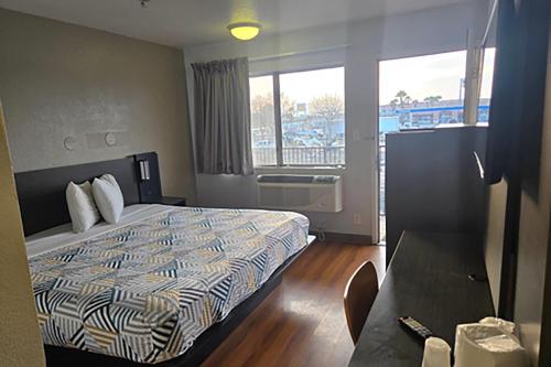 Foto - Super 8 by Wyndham Tracy