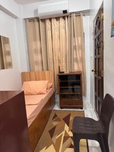 Comfy 2Single Beds Unit, with Wifi, Free Parking at Sonia's Island Stay - Caramoan