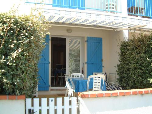 Appartement RDC avec terrasse, à 200m de la plage des Générelles, parking et jardin privé - FR-1-22-229