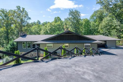 Four-Bedroom Villa image 1