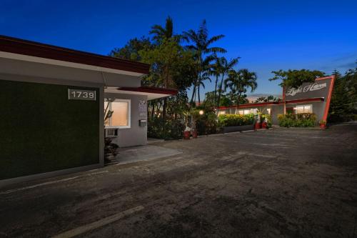 Charming Studio Condo in Hollywood FL – Sleeps 6