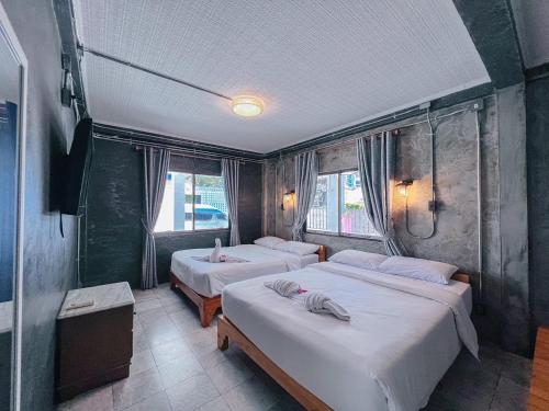 room detail thumbnail 0