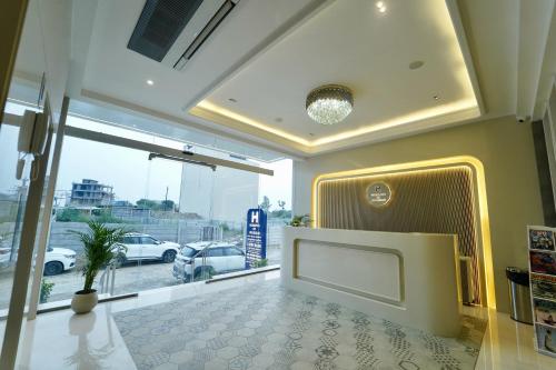 Lobby, Hotel Homansh by Goldsum in Ahmamau