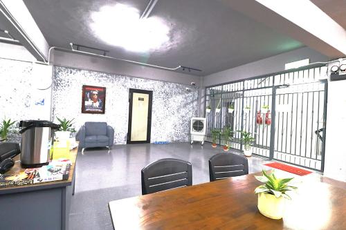 Фойє, Makotel Hostel Ipoh in Іпох