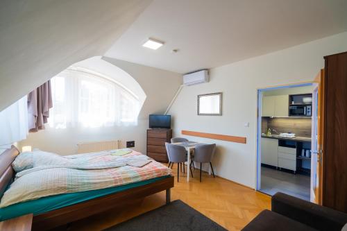 Künszler Apartmanház - image 14