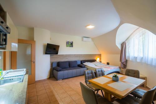 Künszler Apartmanház - image 10