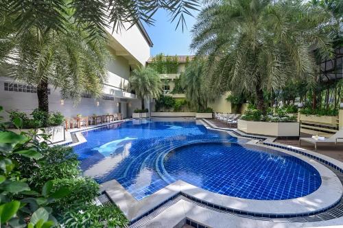 Úszómedence, Elong Hotel Jomtien Beach Branch near Pattaya Floating Market