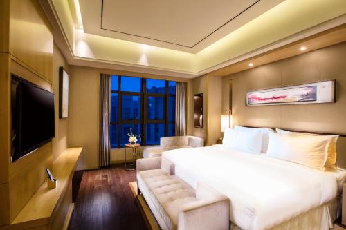 크라운 플라자 허페이 롱차오 바이 IHG