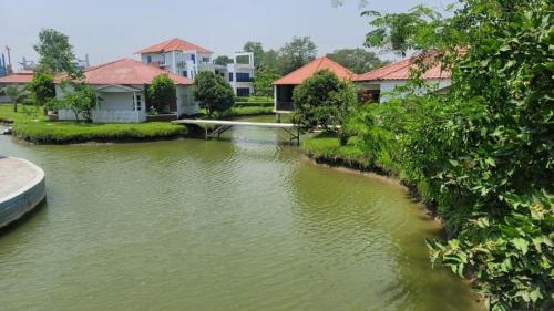 Crown Euro Inn Hotel and Resort in Baroipara