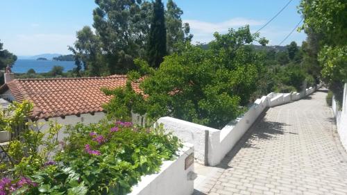 Skiathos Holidays Suites & Villas