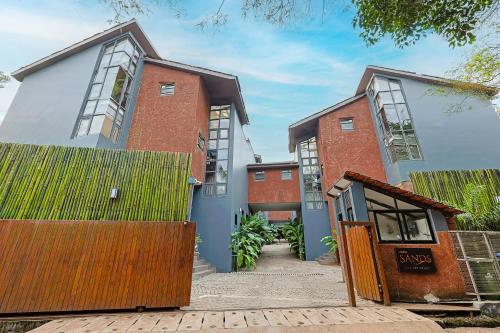 Stylish 3 BHK Getaway with Private Pool, Jacuzzi & Rooftop Views