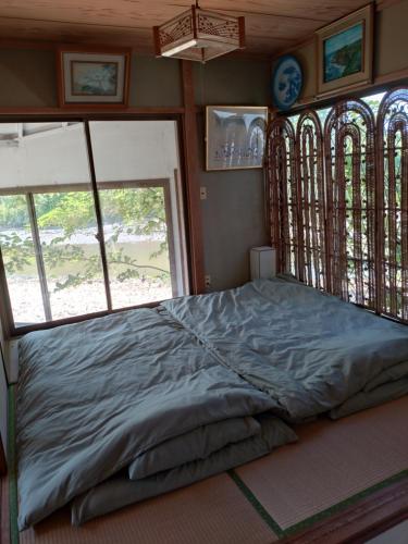 River Side izumi - Main