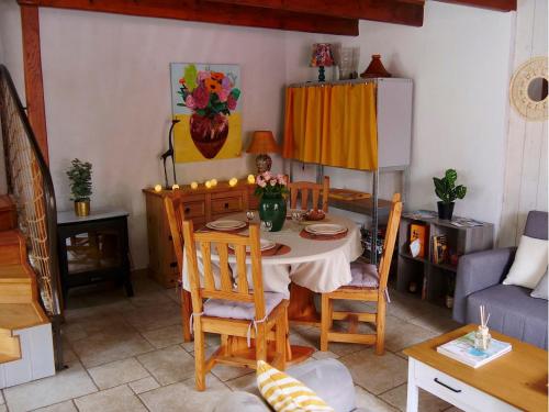 Faciliteiten, Charme & comfort, Terrace, 5 minutes by boat from Lorient in Locmiquélic