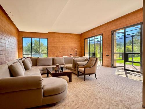 Atlas Retreat Luxury Bed and Breakfast in เบนิเมลลาล