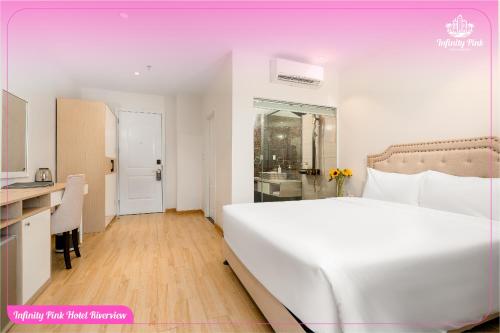 Deluxe Double Room image 2