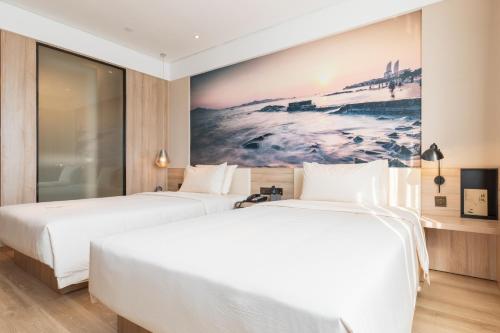 Jimu Twin Room room in Atour Hotel Xiamen Jimei University