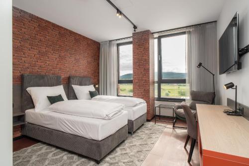 Studio with Two Single Beds