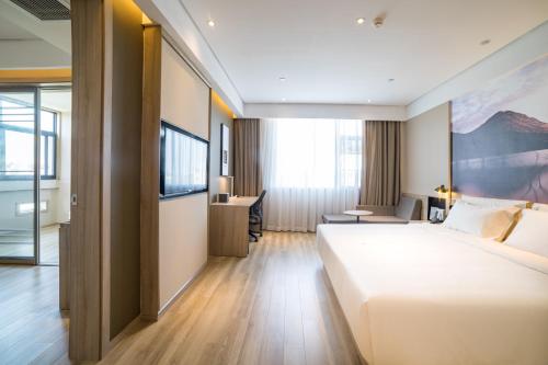Superior Suite image 6