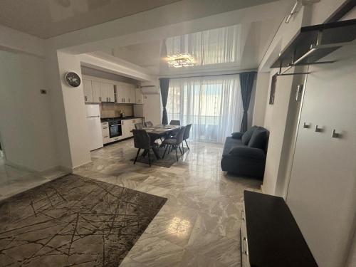 One-Bedroom Apartment image 9