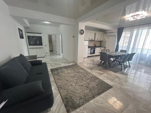 One-Bedroom Apartment image 8