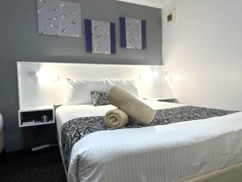 2 bedrooms, 5 beds