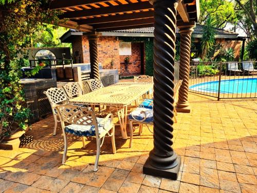 Swimmingpool, Barnstormers Rest Guest House in Krüger National Park