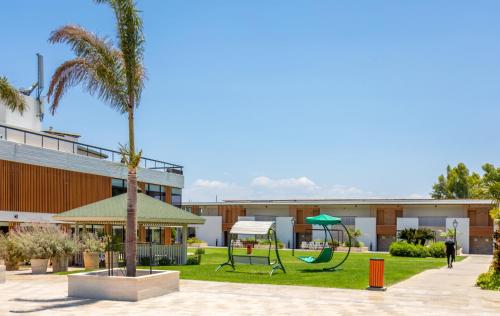 숙소 외관, 노프 기노사르 키부츠 호텔 (Nof Ginosar Kibbutz Hotel) in 기노사르