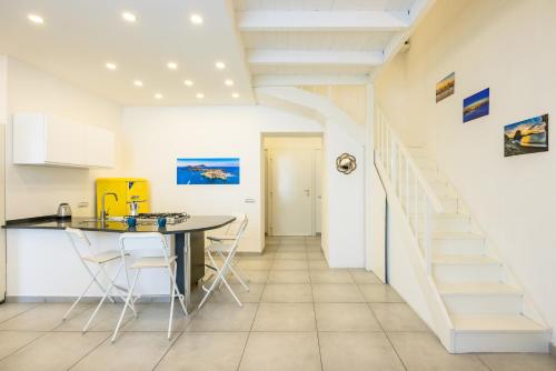 Toledo Heights by NapoliApartments - image 2