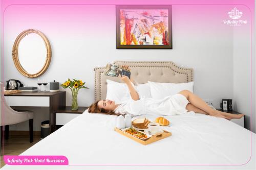 Junior Suite with Balcony room in Infinity Pink Hotel Riverview