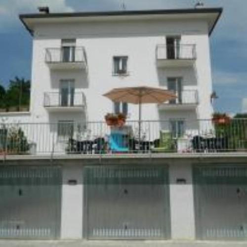 THE TULIP APARTMENT 2 rooms in Ronzo Chienis
