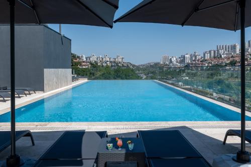 Swimming pool, RUSEL PARK RESIDENCE in Kısım