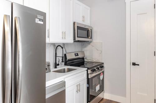 Blueground Midtown West washerdryer nr Central Park NYC-1877, New York (photo 5)