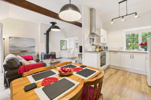 Kitchen, Host & Stay - Lane Farm Cottage in Loftus