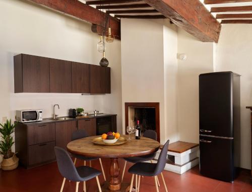 Three-Bedroom Apartment image 4