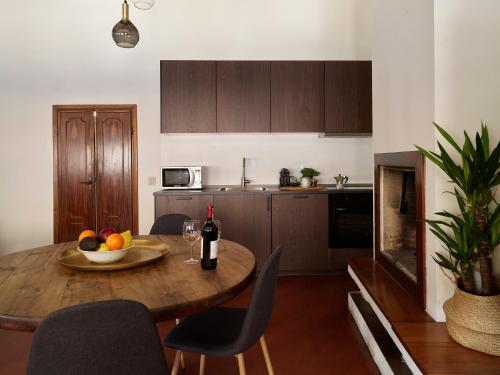 Three-Bedroom Apartment image 3