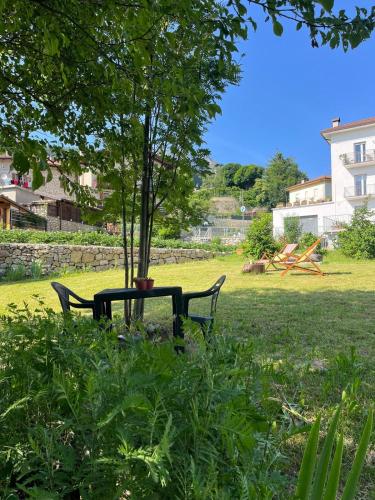 THE TULIP APARTMENT 2 rooms in Ronzo Chienis