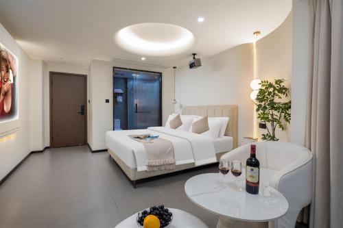 Changsha AquaEdge Hotel Wuyi Square长沙悦己阅湘江酒店 in Kaifu