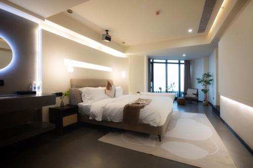Changsha AquaEdge Hotel Wuyi Square长沙悦己阅湘江酒店 in Kaifu