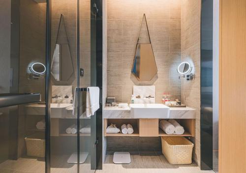 room detail thumbnail 2