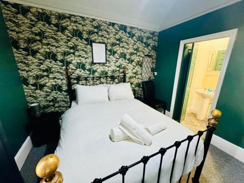 Standard Double Room image 4
