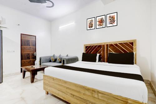 Hotel Comfort Inn, Mundka, New Delhi - Couple Friendly, Walking from Metro Station in Punjabi Bagh