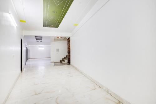 Лоби, Hotel Comfort Inn, Mundka, New Delhi - Couple Friendly, Walking from Metro Station in Punjabi Bagh