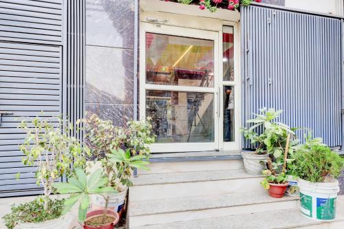 Вход, Hotel Comfort Inn, Mundka, New Delhi - Couple Friendly, Walking from Metro Station in Punjabi Bagh